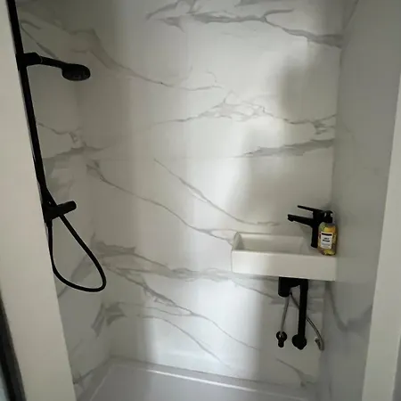 Tres Beau Penthouse Avec Terrasse - Place Apartament *