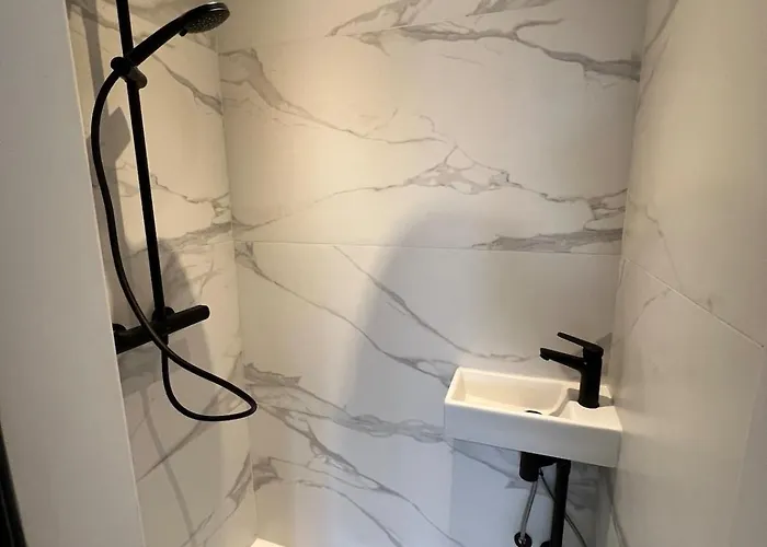 Tres Beau Penthouse Avec Terrasse - Place